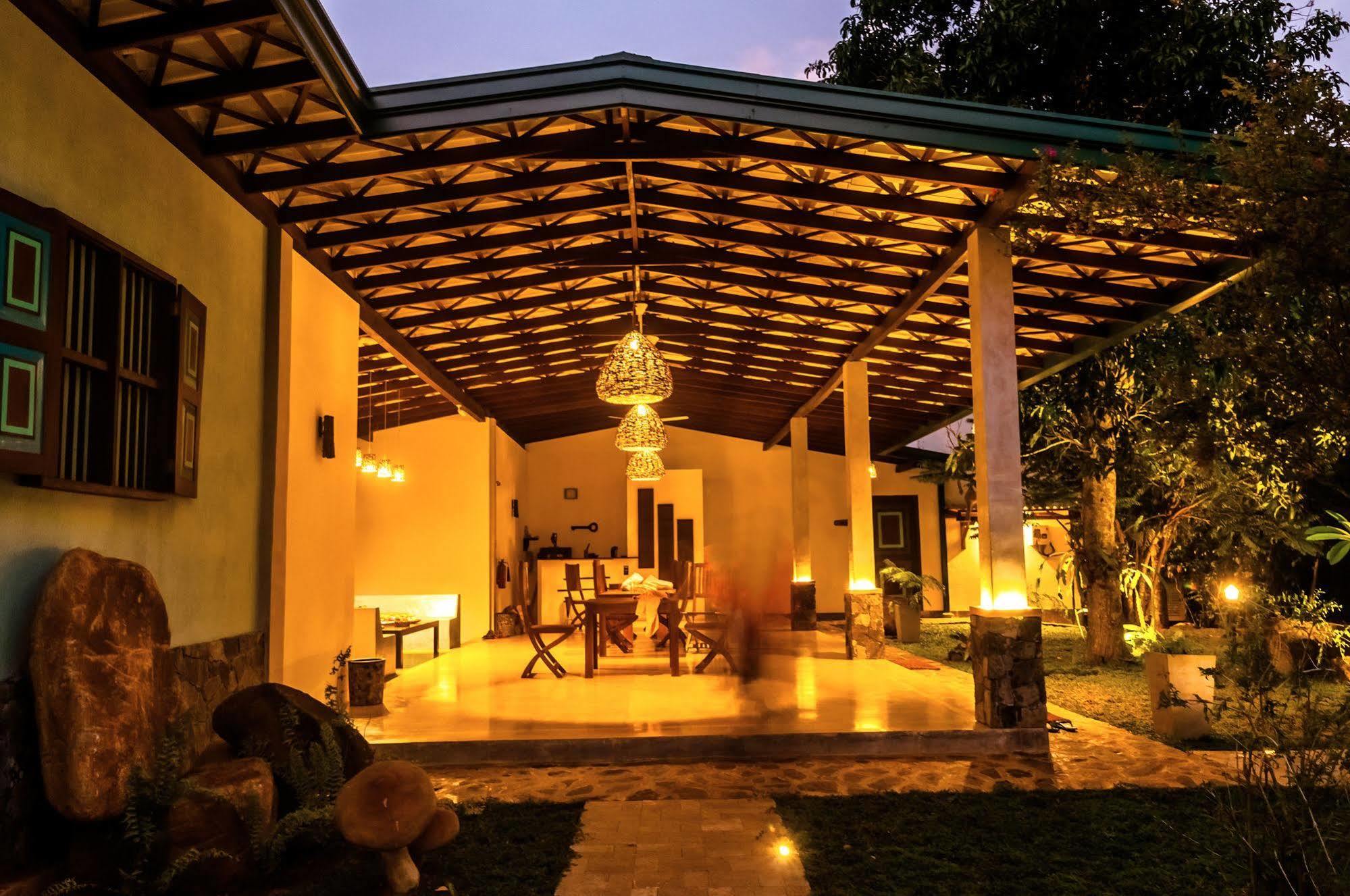 Garcinia Leaf Hotel Hikkaduwa Bagian luar foto